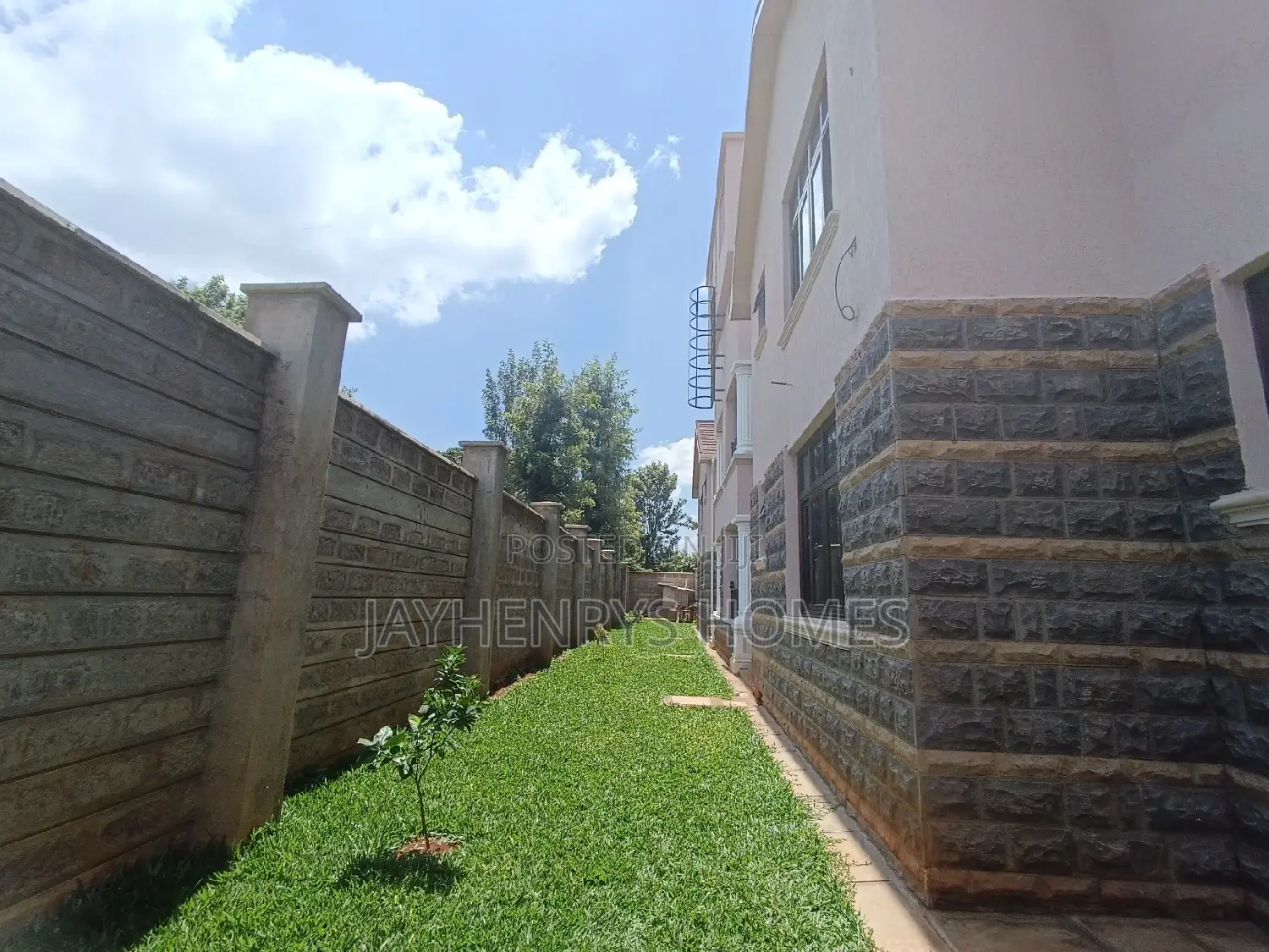 Thome Estate: 3-Bedroom House for Rent, Move-In Ready in Thome