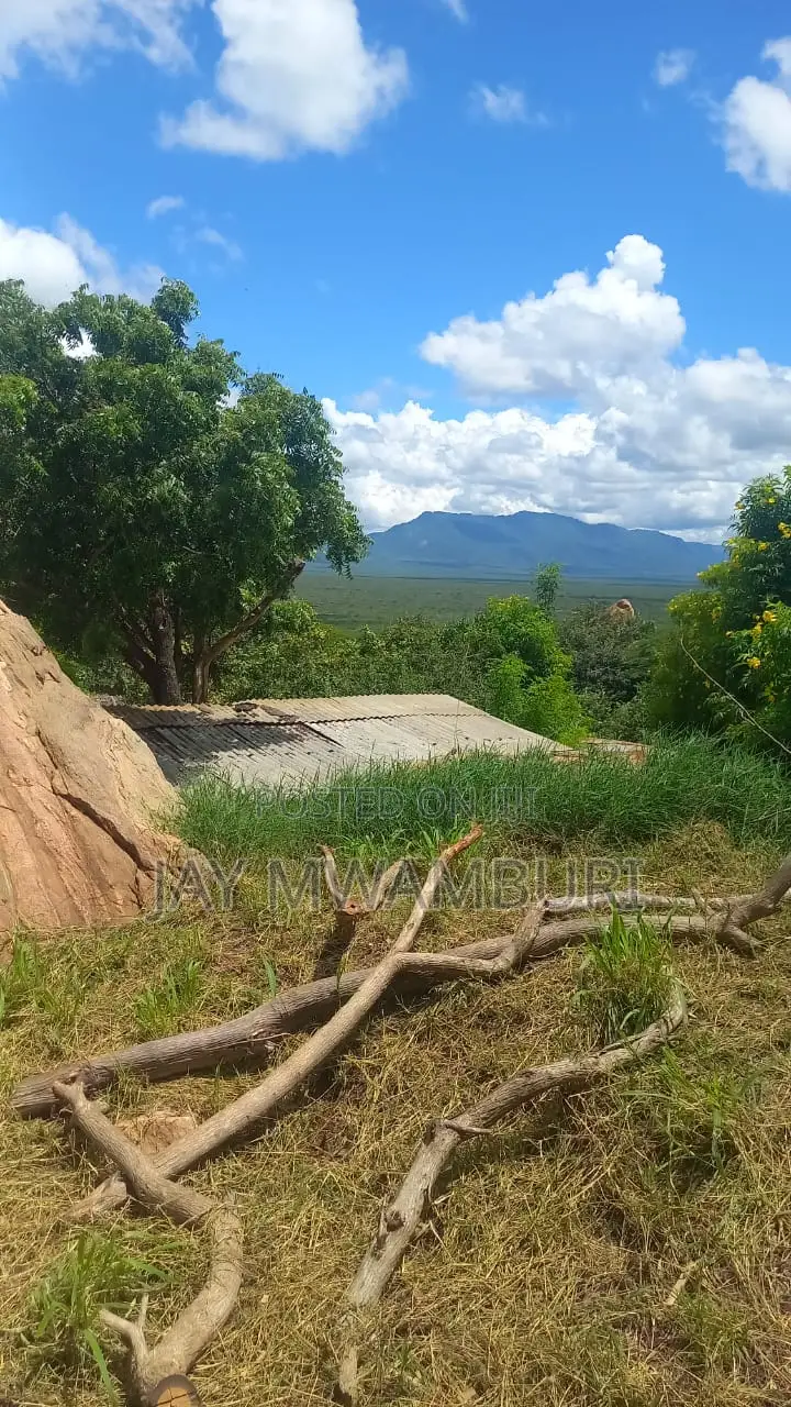 1000 Acres Maungu Voi in Kasigau