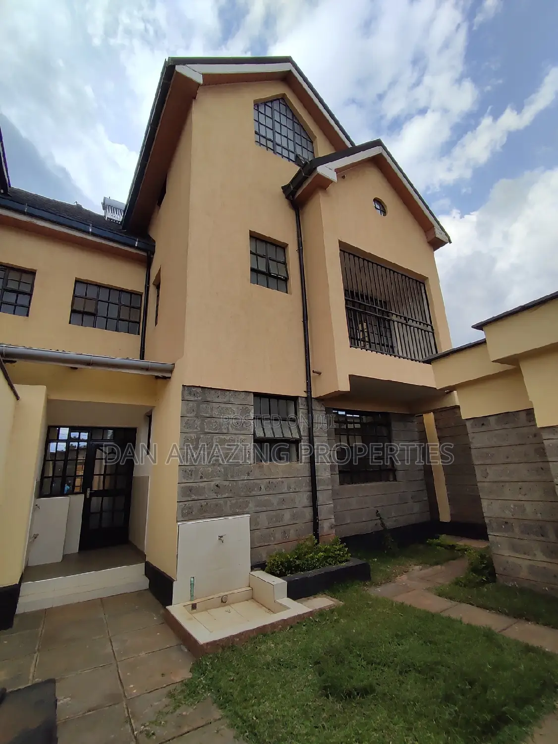 Spacious 4-bedroom Townhouse/Terrace in Kiambaa with DSQ available for purchase in Zambezi/Sigona