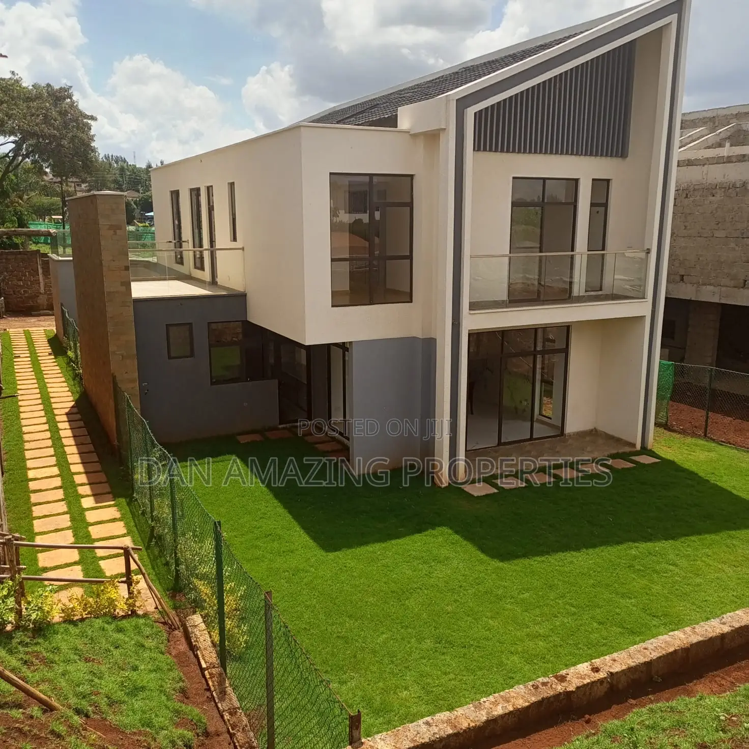 Townhouse/Terrace with 4 Bedrooms on Kiambu Road - Includes DSQ - For Sale in Kiambu / Kiambu 