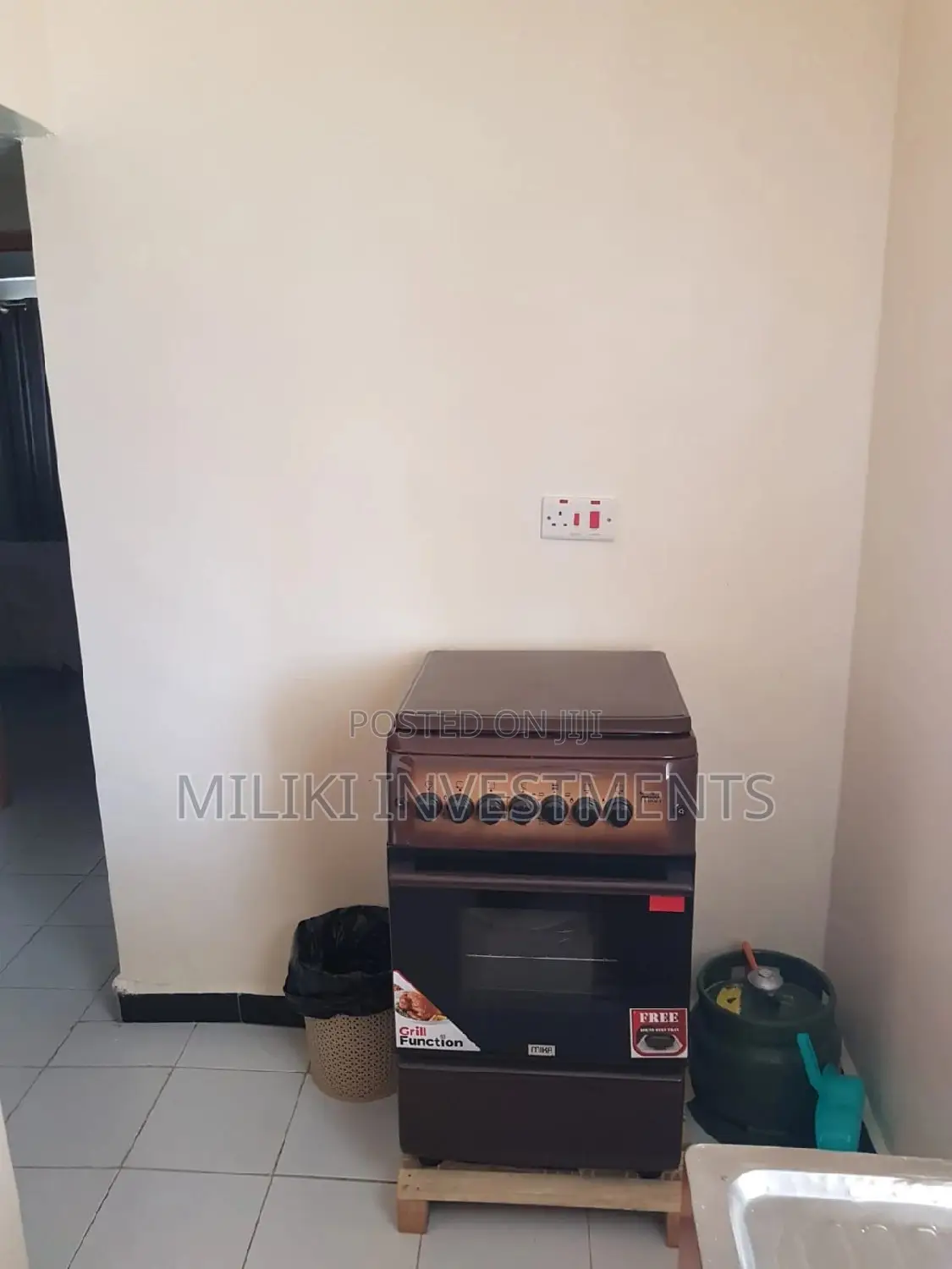 5-Bedroom Furnished Maisonette in Membly, Membley Estate - Sale Announced in Membley Estate