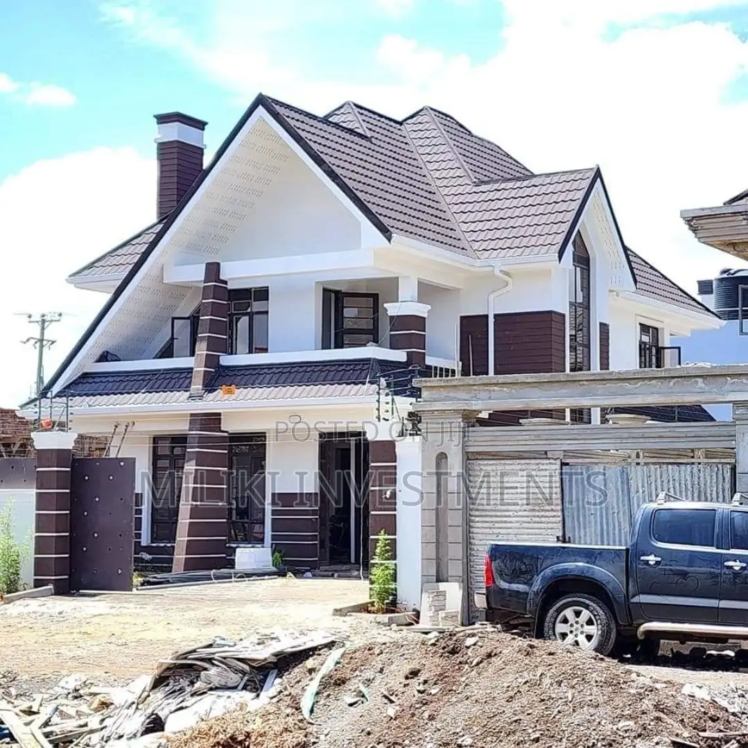5-Bedroom Furnished Maisonette in Membly, Membley Estate - Sale Announced in Membley Estate