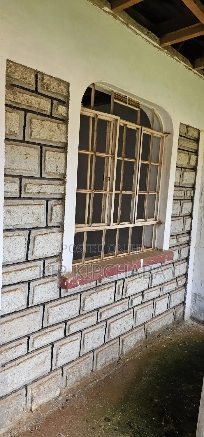 Spacious 20-bedroom Apartment in Elgonview for Sale in Elgon View