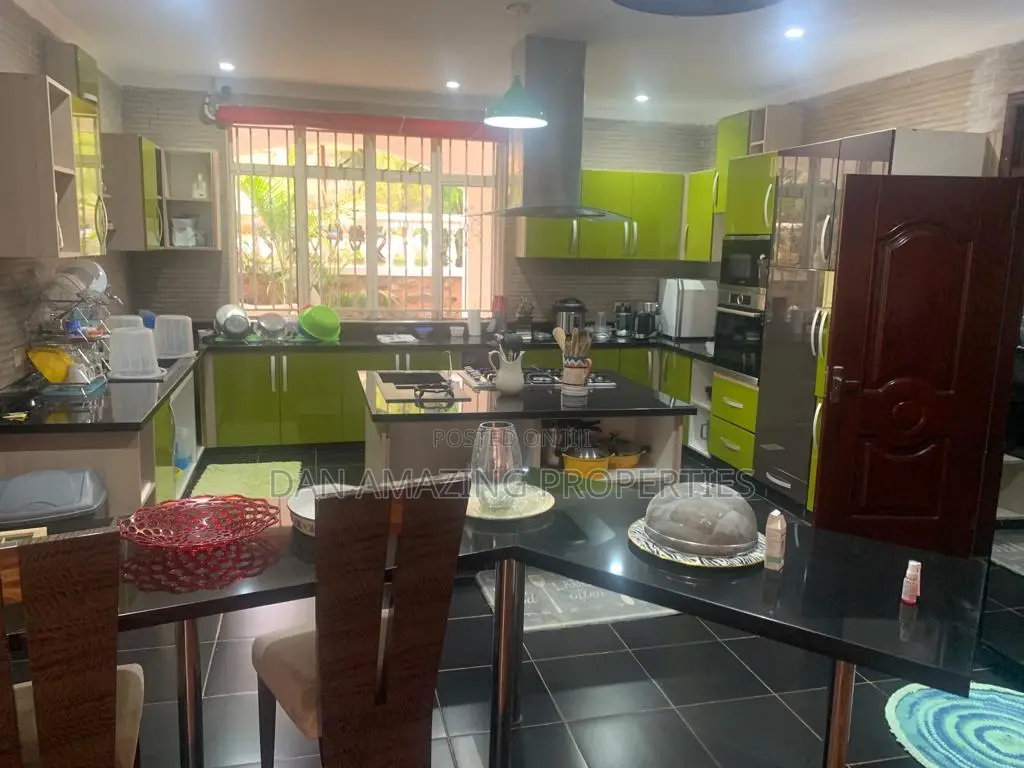 Luxury 5-Bedroom Maisonette with 0.7-Acre Land in Sunder Close, Kitisuru - For Sale in Kitisuru
