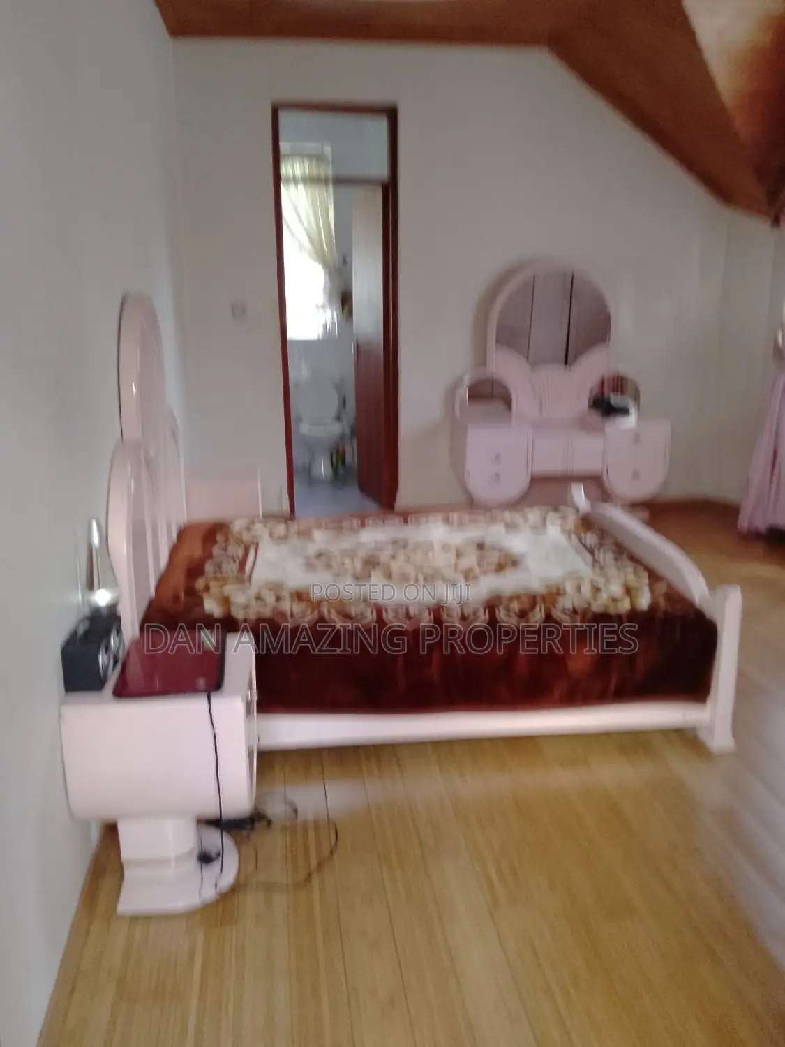 Spacious 6-bedroom Maisonette in Nairobi's Nyari neighborhood for Sale in Nyari