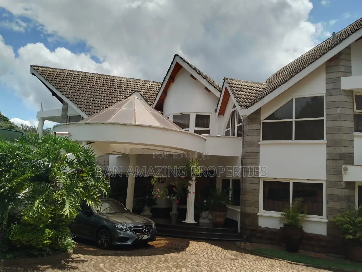 Spacious 6-bedroom Maisonette in Nairobi's Nyari neighborhood for Sale in Nyari