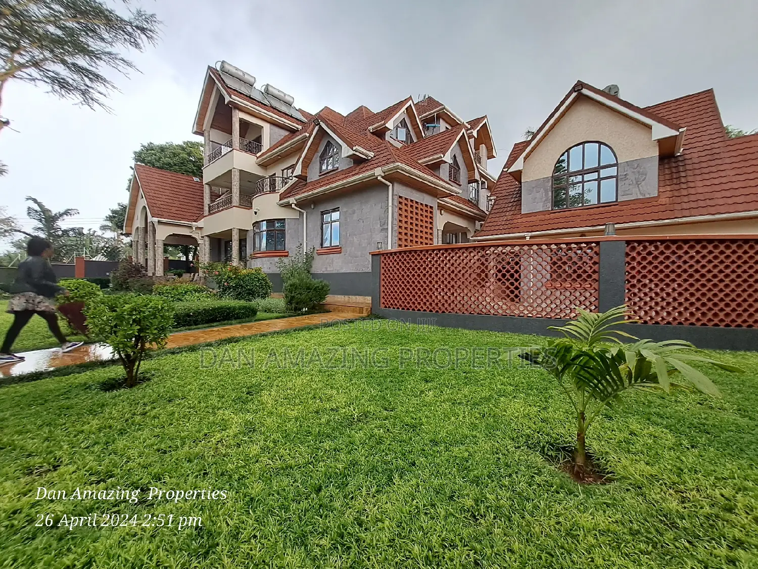 6bdrm Mansion in /On 1 Acre, Runda for sale in Runda