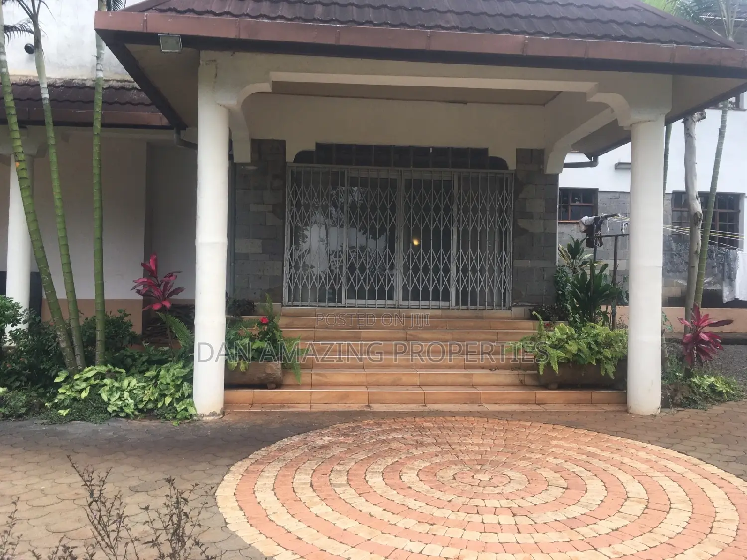 Spacious 7-bedroom Maisonette in Parkside, Muthaiga North for Sale - 1/2 Acre Land in Muthaiga North
