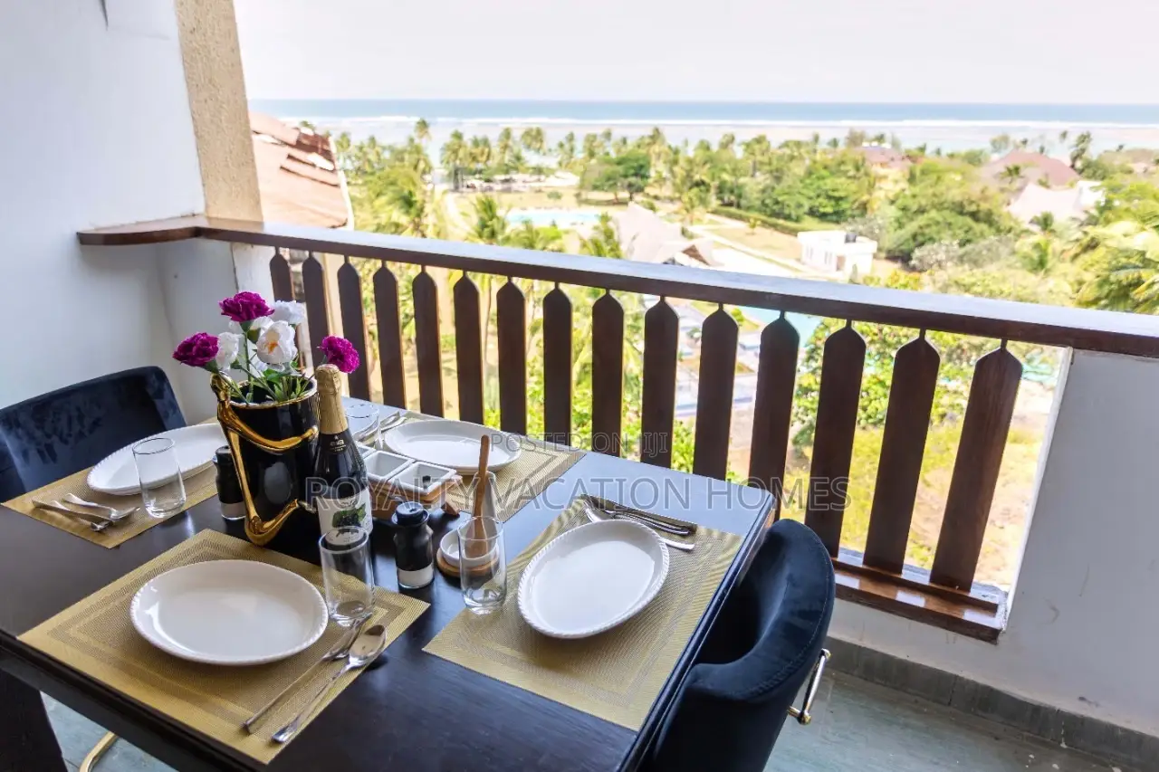 Beachfront 2-Bedroom Apartment in Diani - Affordable Paradise Retreat in Ukunda