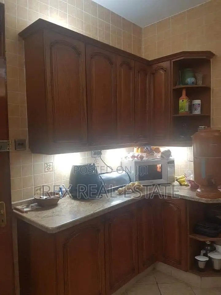 Modern 4-Bedroom Apartment in Rhapta Road Up for Grabs in Raphta Road Area