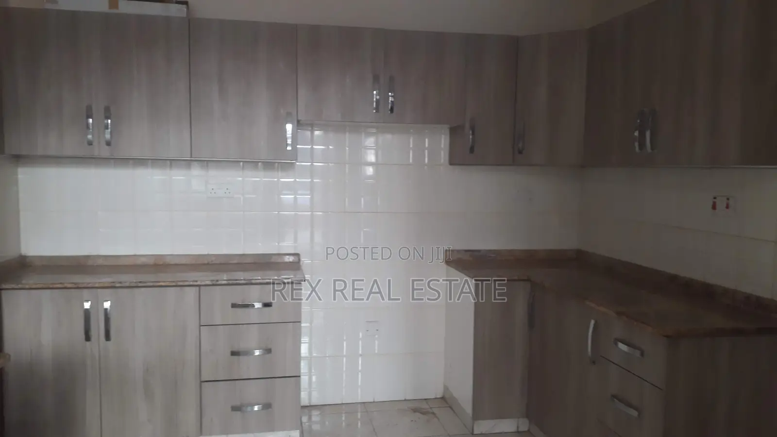 Ole-Odume Road Villa with 4 Bedrooms, Now for Sale in Hurlingham in Hurlingham
