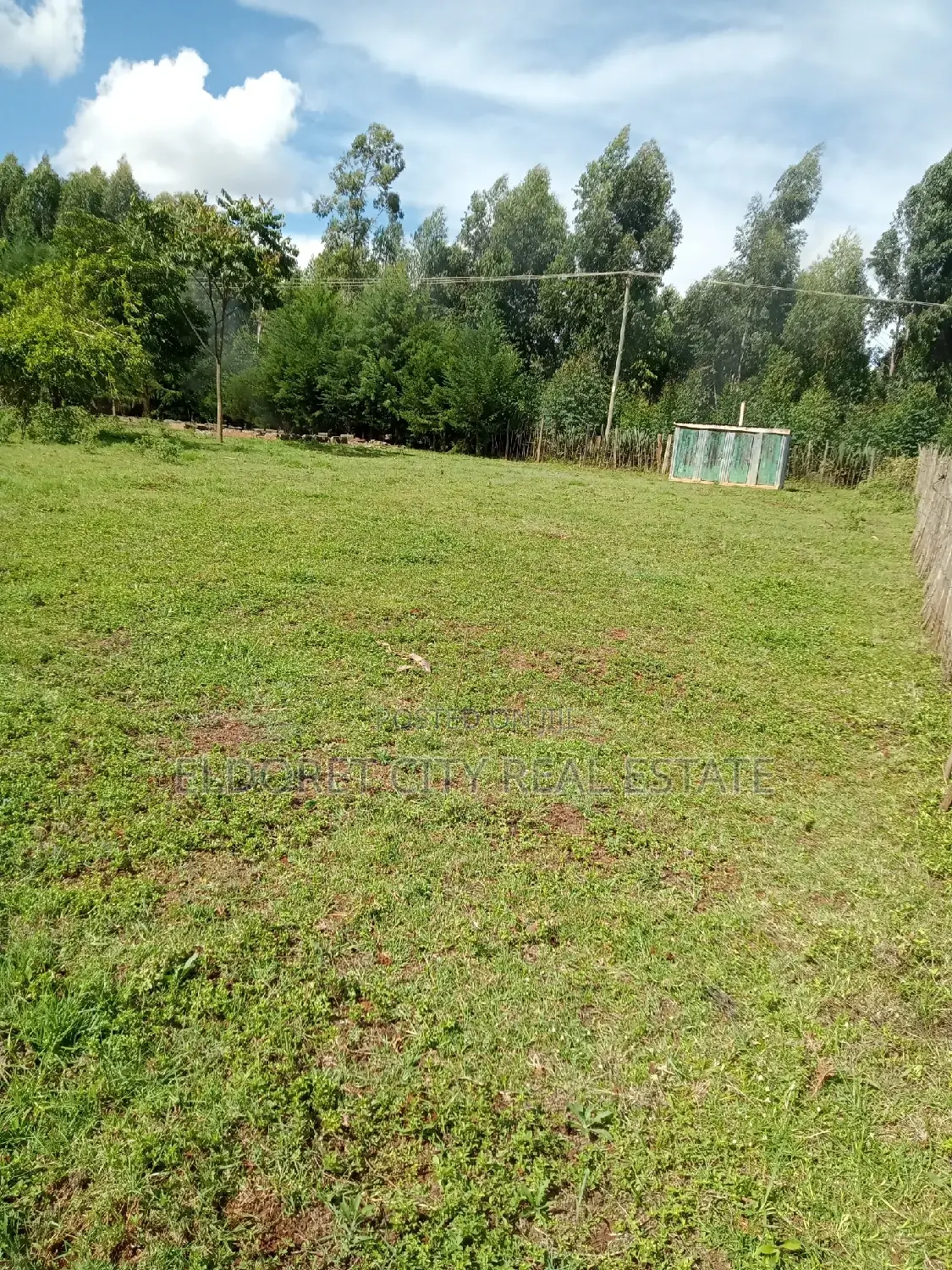 1/4 Kapseret Inder Area 3km From Tarmac in Kapsuswa