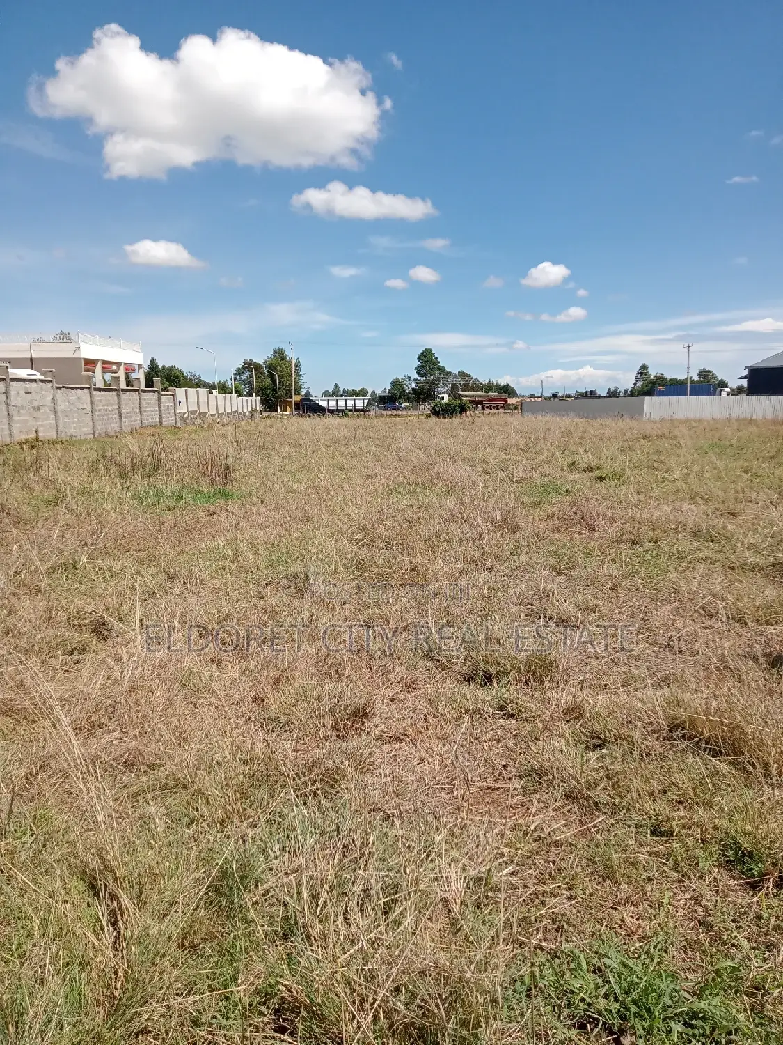 1/4 Plot Annex With Title Less Than 100metres From Tarmac in Kapsuswa
