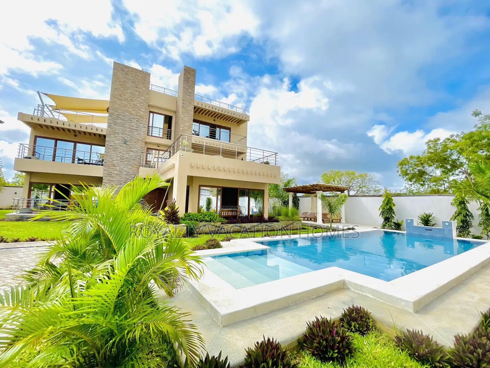 Large 5-Bedroom Villa in Diani Beach - Your Family's Holiday Haven in Ukunda