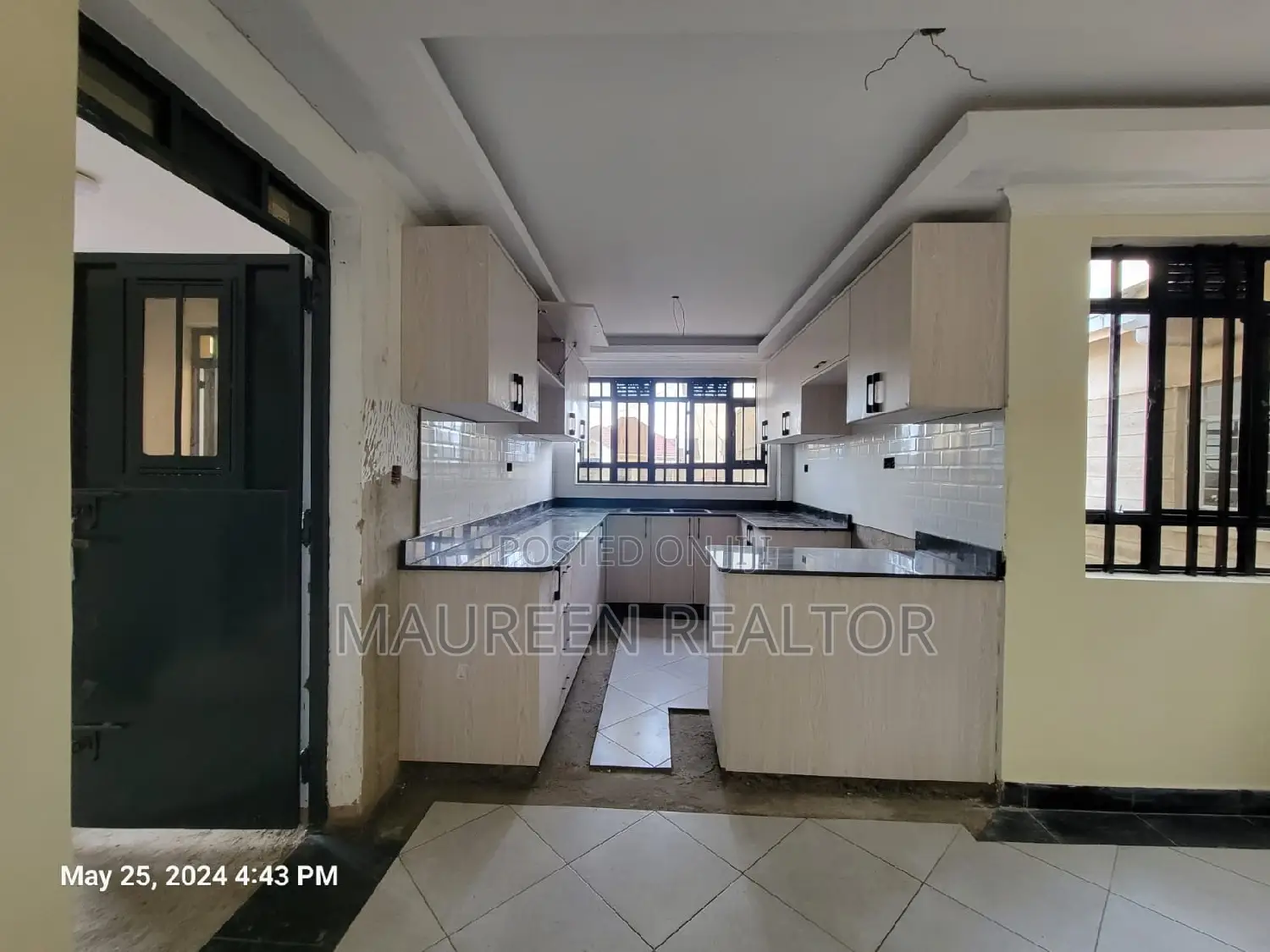 Spacious 7-bedroom Maisonette on Kenyatta Road, Theta for sale in Kenyatta Road / Theta 