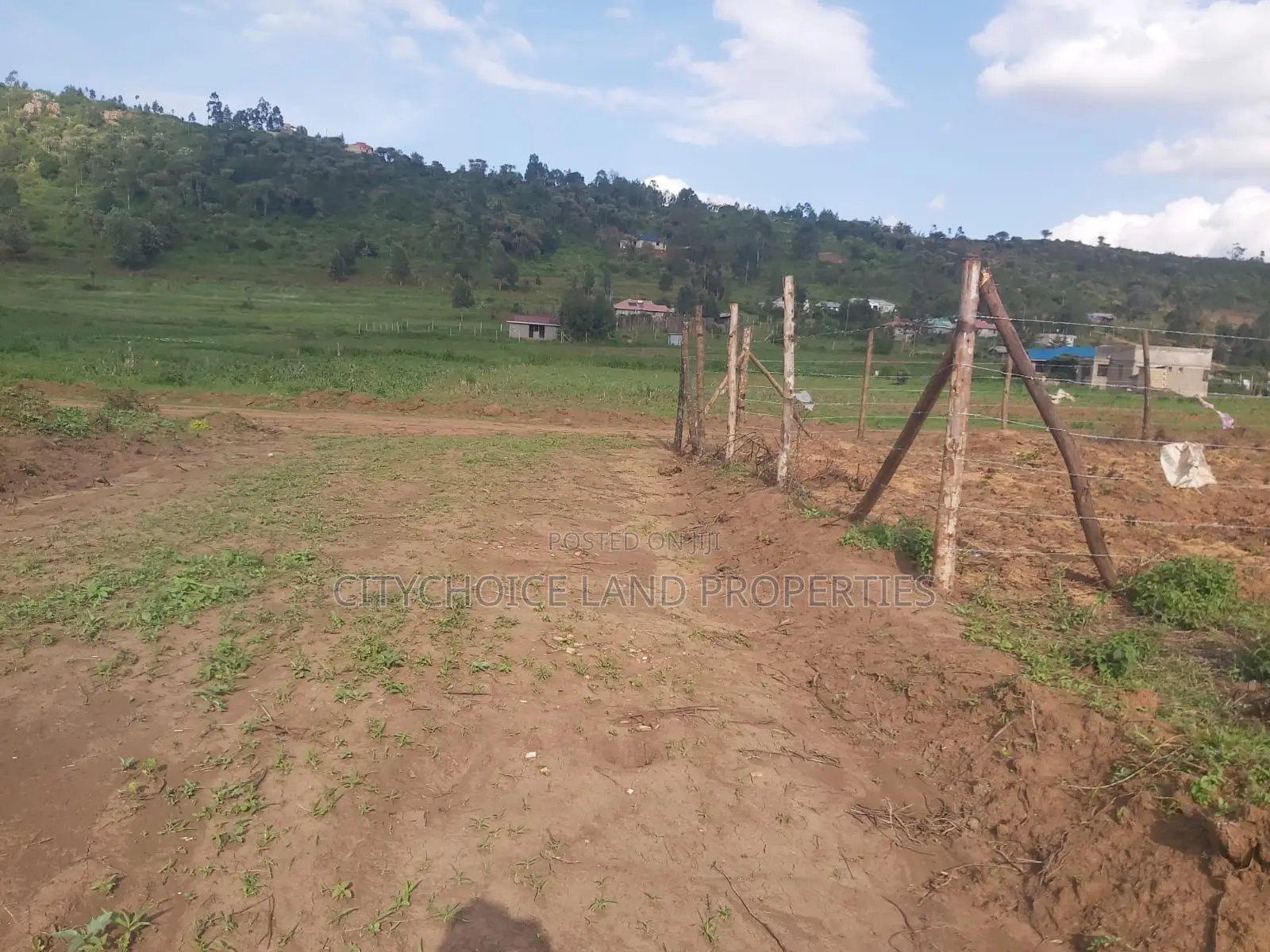 Bargain 50x100ft Plot in Sought-After Karai, Kikuyu - Don't Miss Out on This Exclusive Offer! in Karai