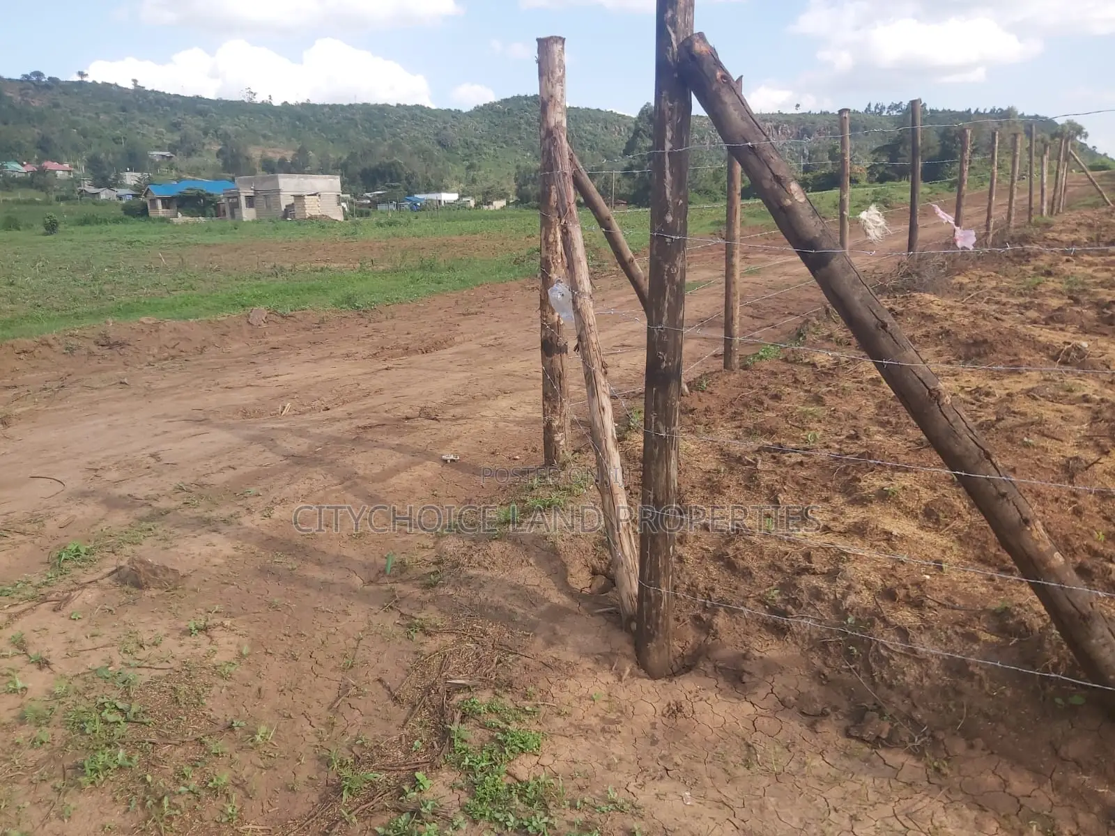 Bargain 50x100ft Plot in Sought-After Karai, Kikuyu - Don't Miss Out on This Exclusive Offer! in Karai
