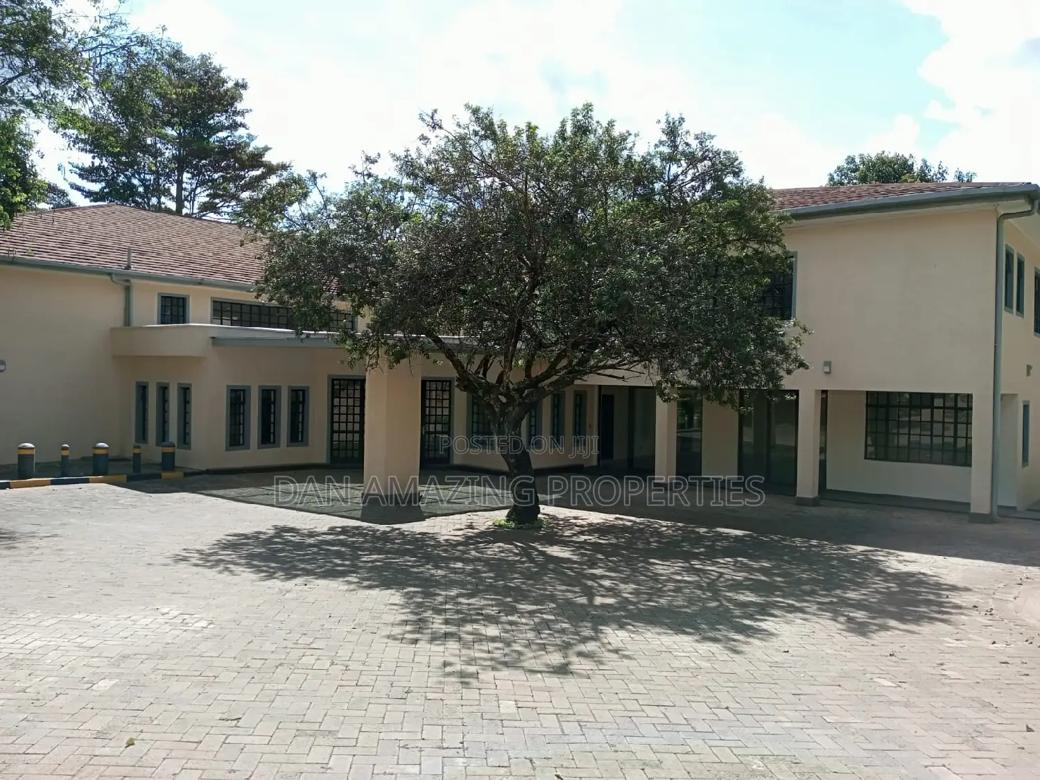 Spacious 12-bedroom Mansion on 1.629 acres in Runda for Sale in Runda