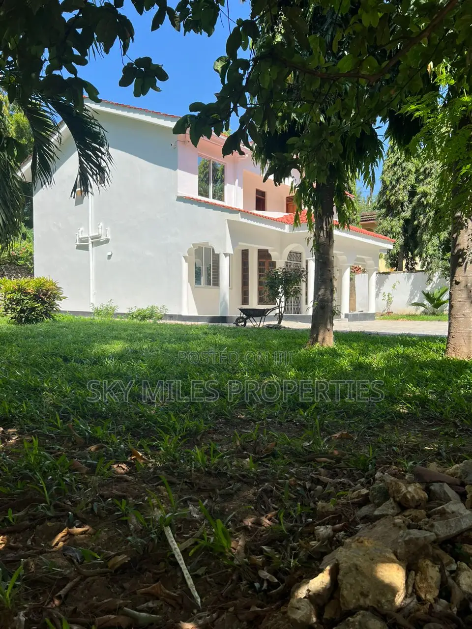 Mtwapa's La-Marina Side: 5 Bedroom Maisonette Up for Grabs in Mtwapa