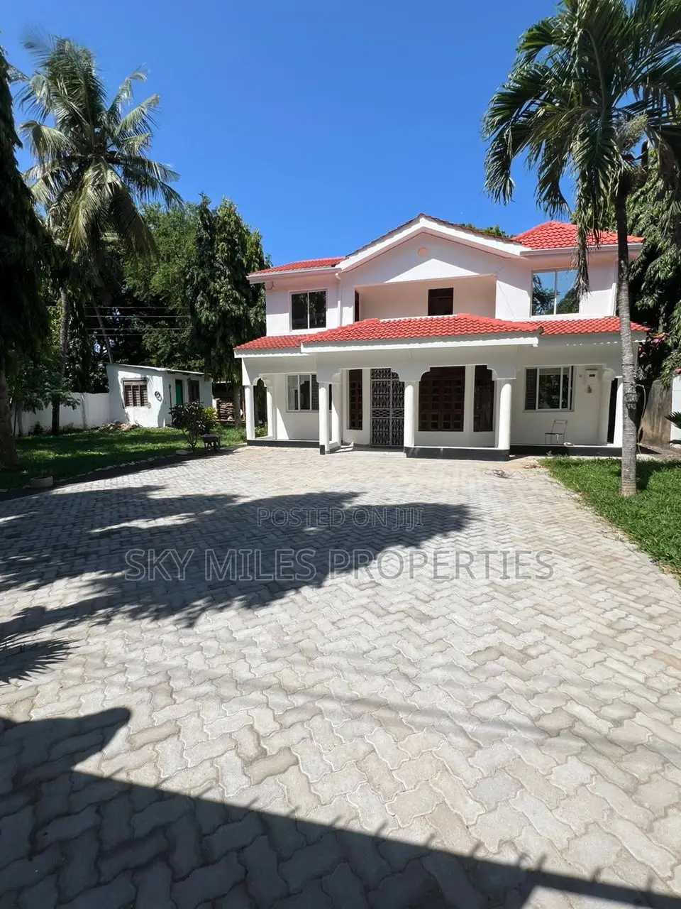 Mtwapa's La-Marina Side: 5 Bedroom Maisonette Up for Grabs in Mtwapa