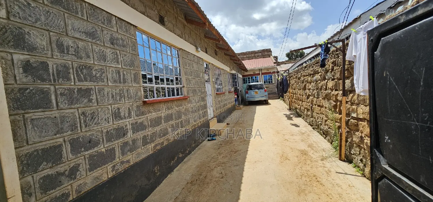 Luxury 6-bedroom Bungalow in Kapsoya Estate - For Sale Now in Kapsoya