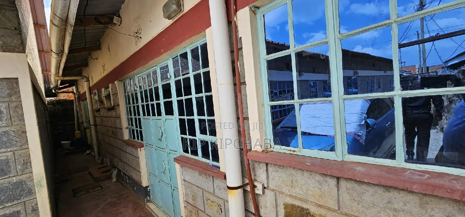 Luxury 6-bedroom Bungalow in Kapsoya Estate - For Sale Now in Kapsoya