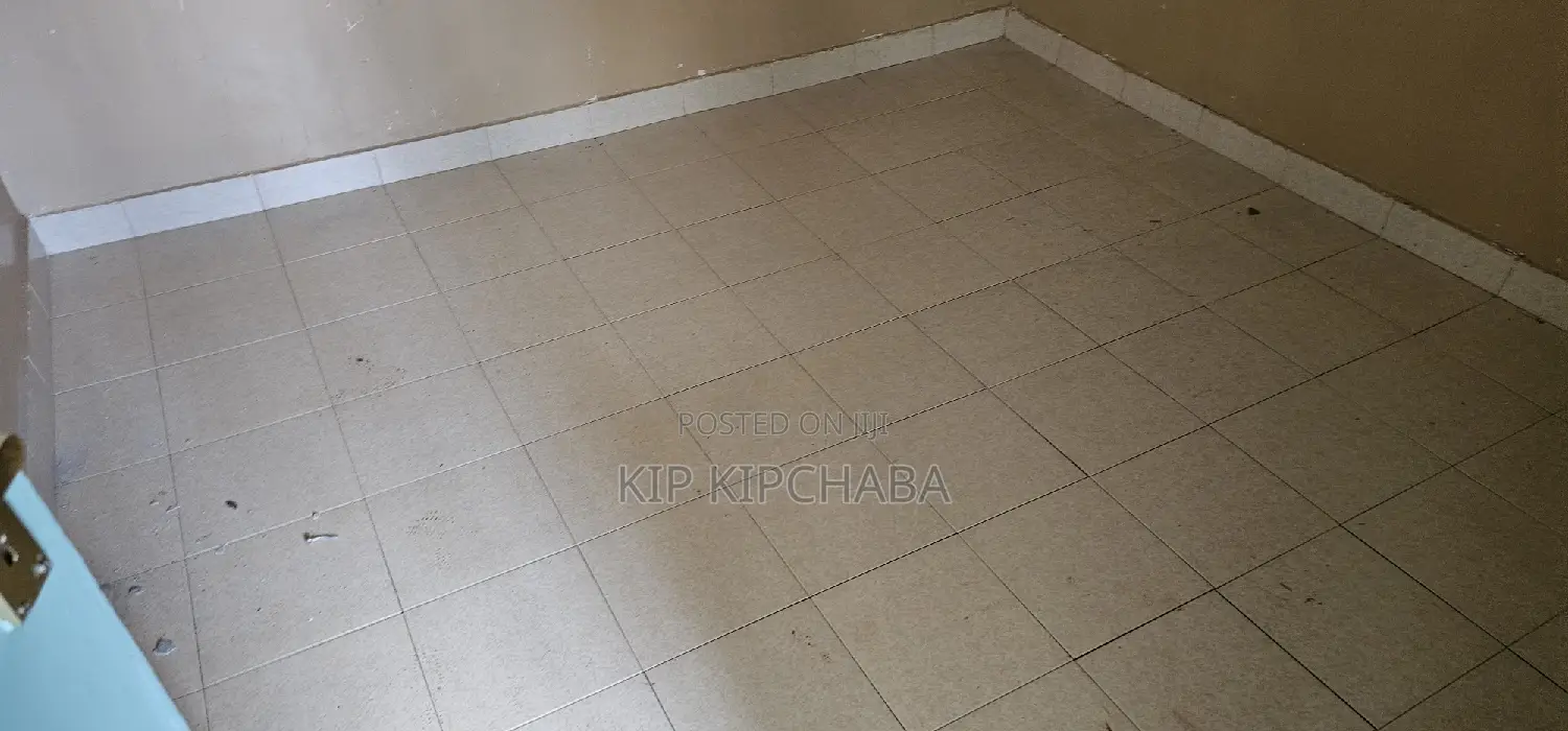 Luxury 6-bedroom Bungalow in Kapsoya Estate - For Sale Now in Kapsoya