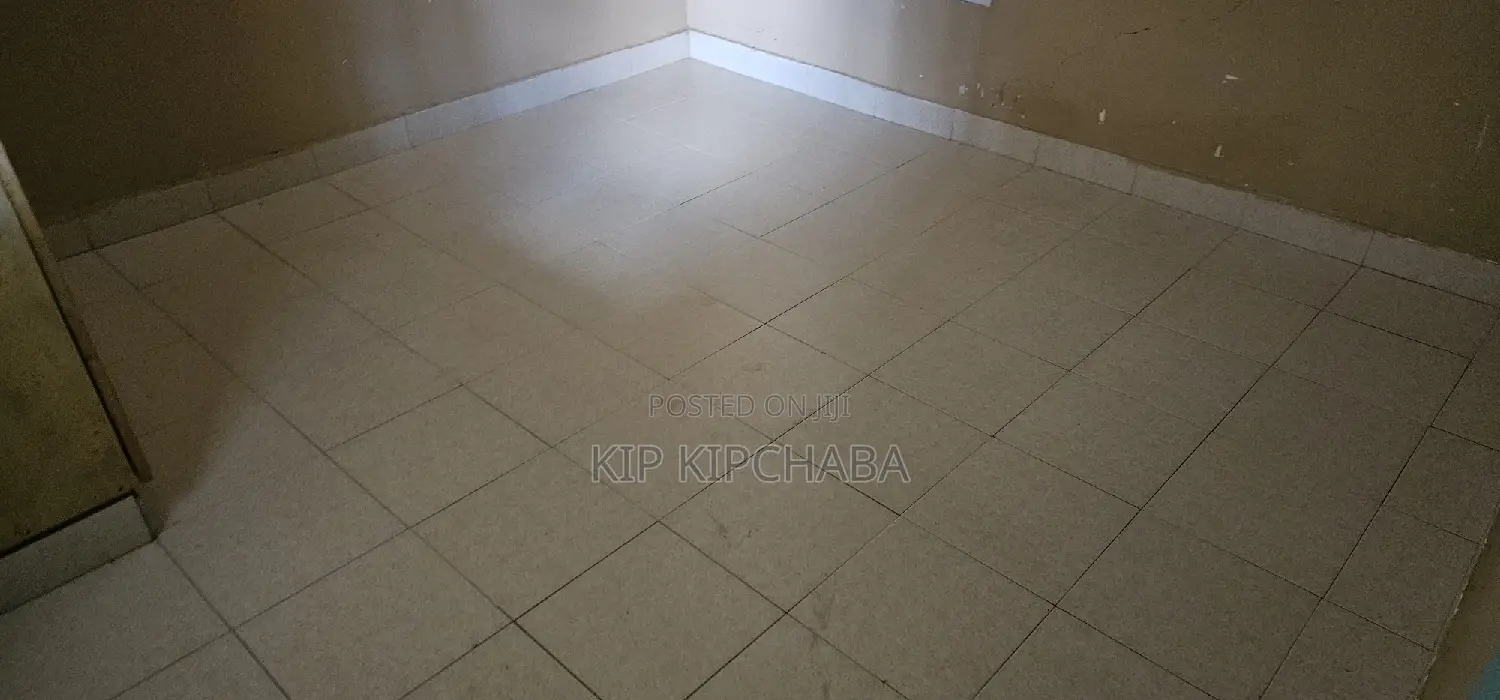 Luxury 6-bedroom Bungalow in Kapsoya Estate - For Sale Now in Kapsoya