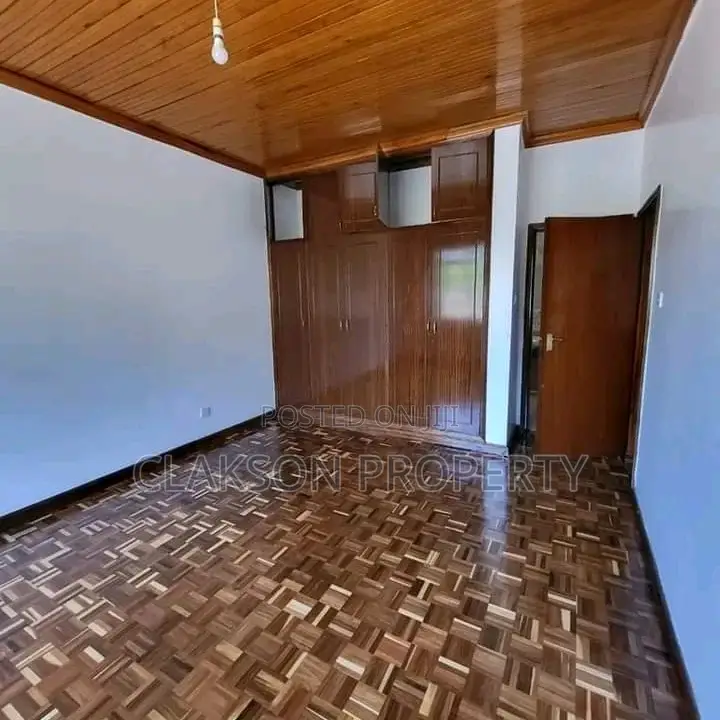 Elegant 5-Bedroom Townhouse/Terrace for Long-Term Rent in Kilimani in Kilimani