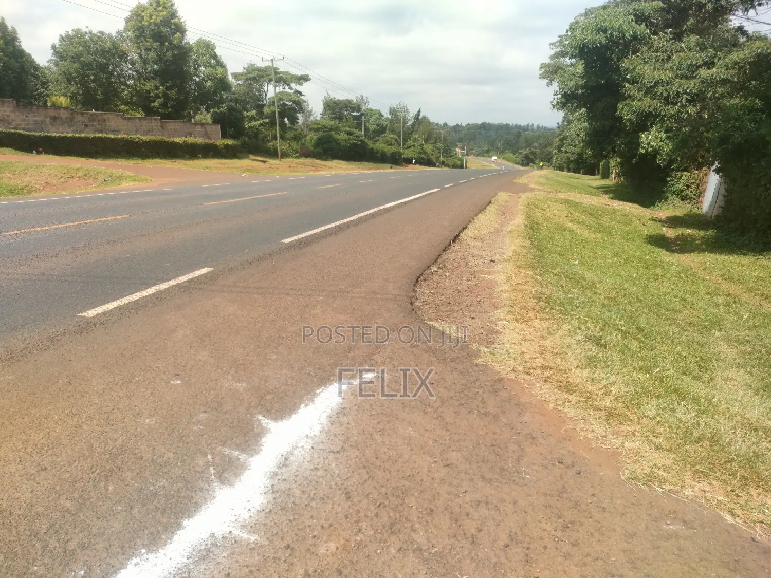 Marua/Chaka Highway 1/2 Acre Land - Nyeri: Touching Tarmac - For Sale in Kiganjo