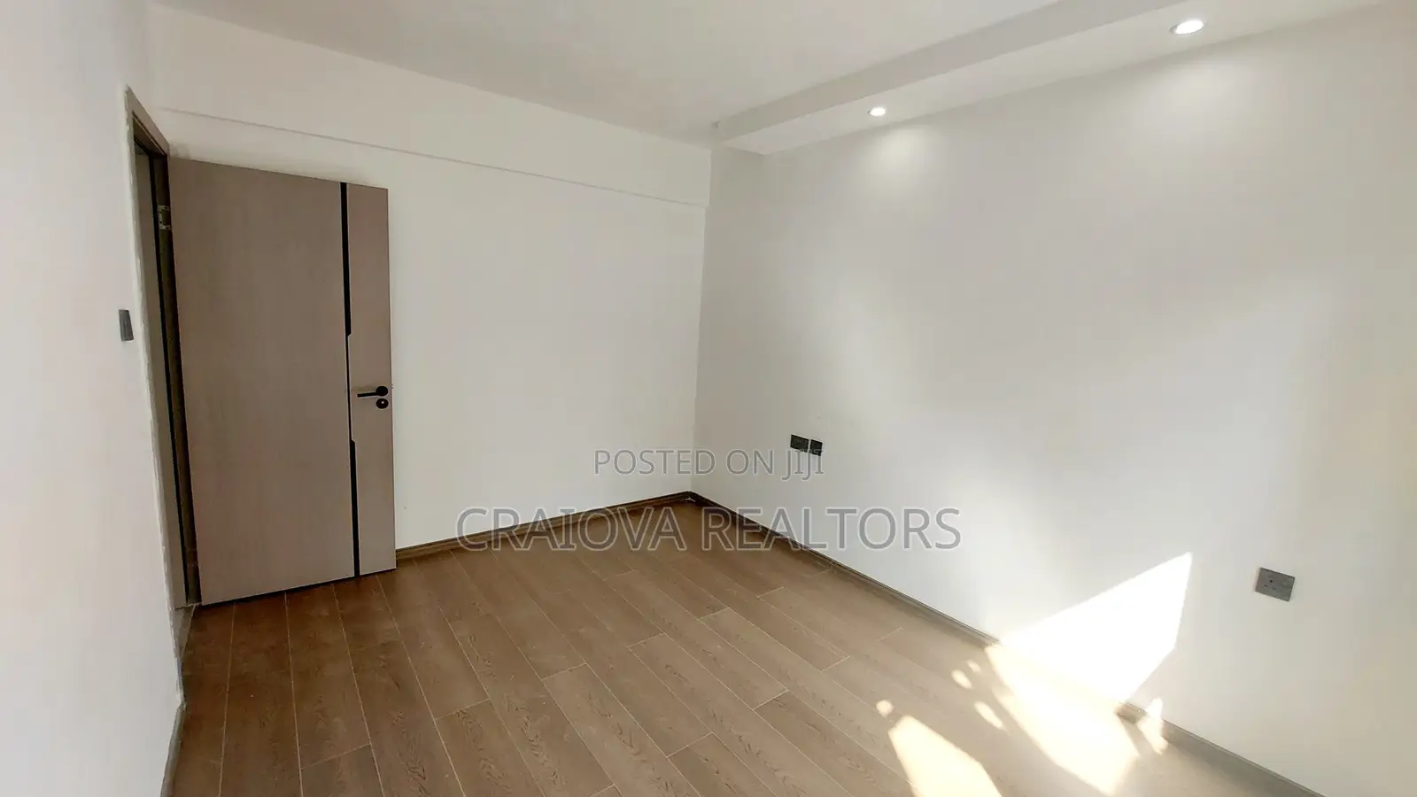 Elegant 4-Bedroom Apartment in Hurlingham - For Sale in Hurlingham