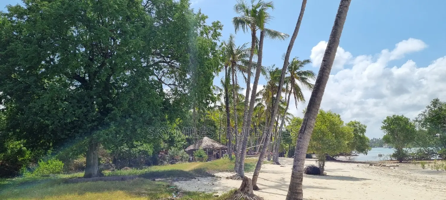 Beachfront Commercial Land: 4-Acre Prime Plot in Serena for Sale in Shanzu
