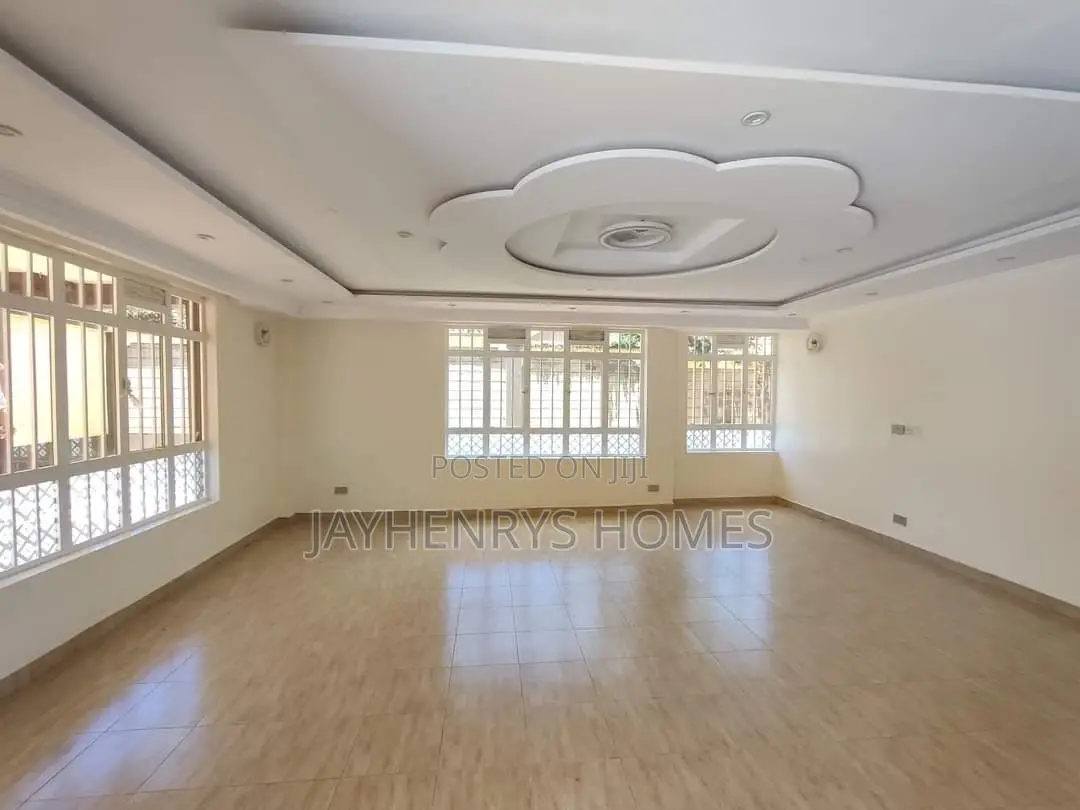 5-Bedroom Villa in Prestigious Membley Estate Available in Membley Estate