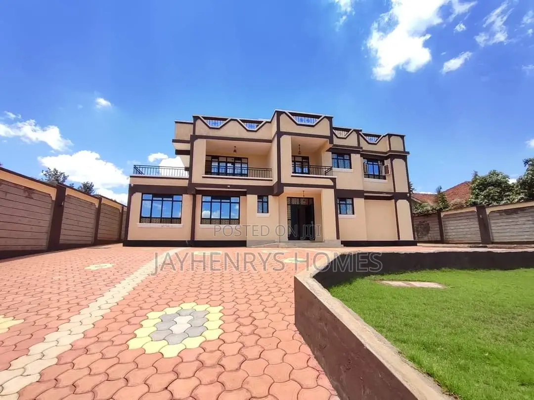 5-Bedroom Villa in Prestigious Membley Estate Available in Membley Estate