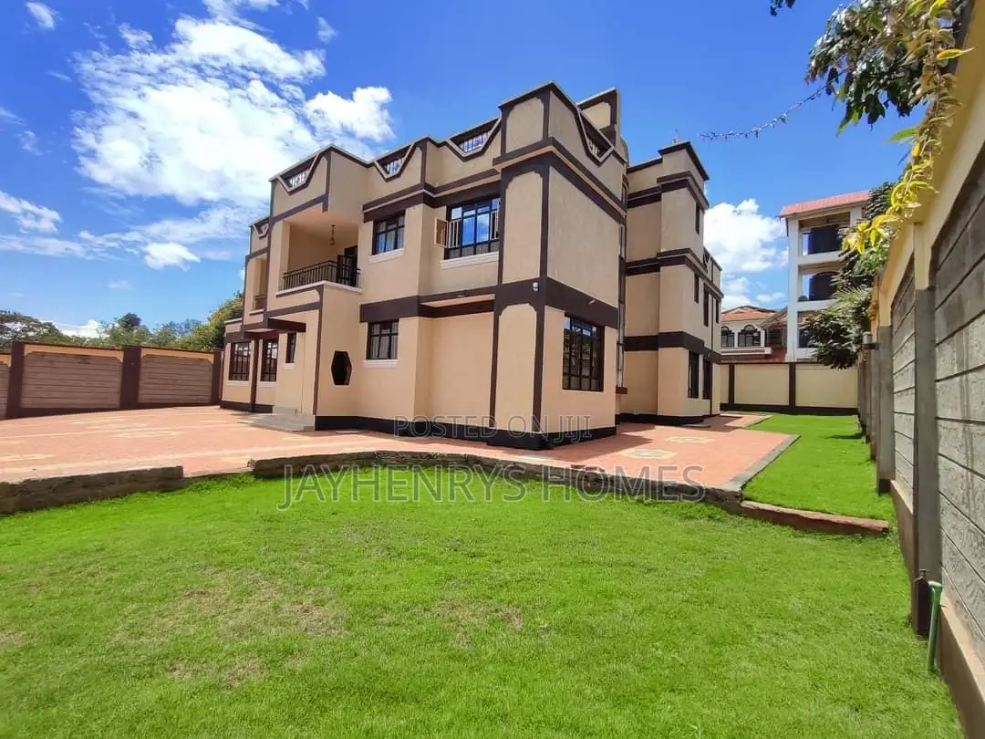 5-Bedroom Villa in Prestigious Membley Estate Available in Membley Estate