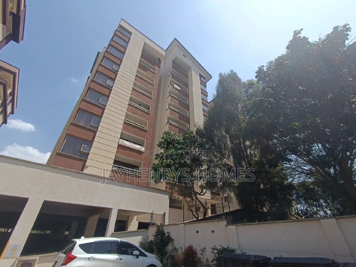 Thome's Modern 3-Bedroom Apartment - For Sale Now in Thome