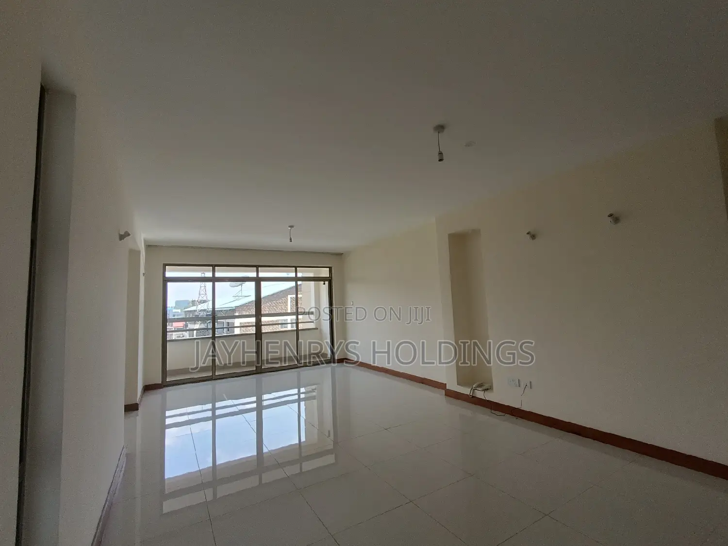 Thome's Modern 3-Bedroom Apartment - For Sale Now in Thome