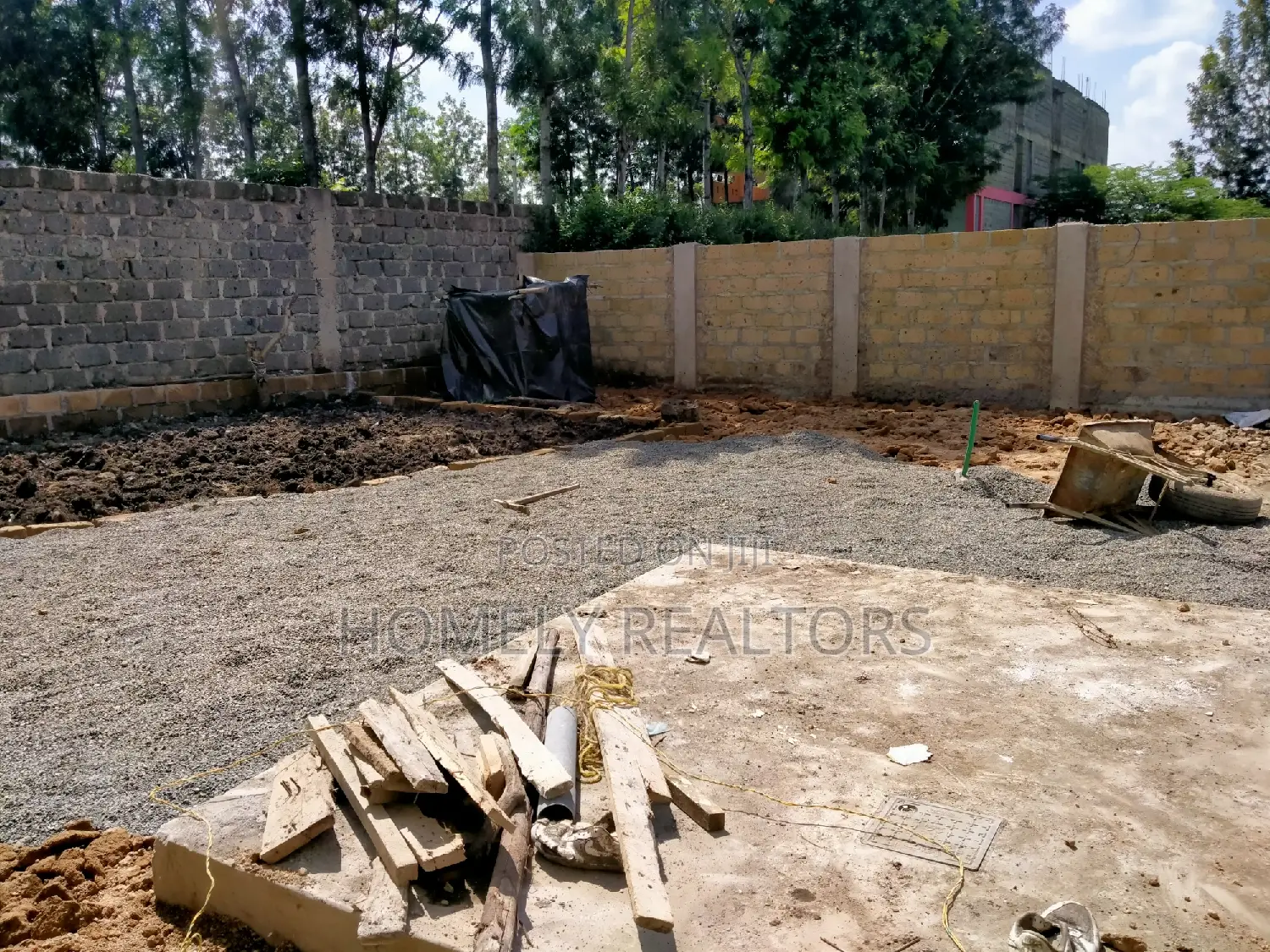 Bargain! 4-Bedroom Bungalow in Rongai, Kanisani, Nkoroi - Selling Now in Nkoroi