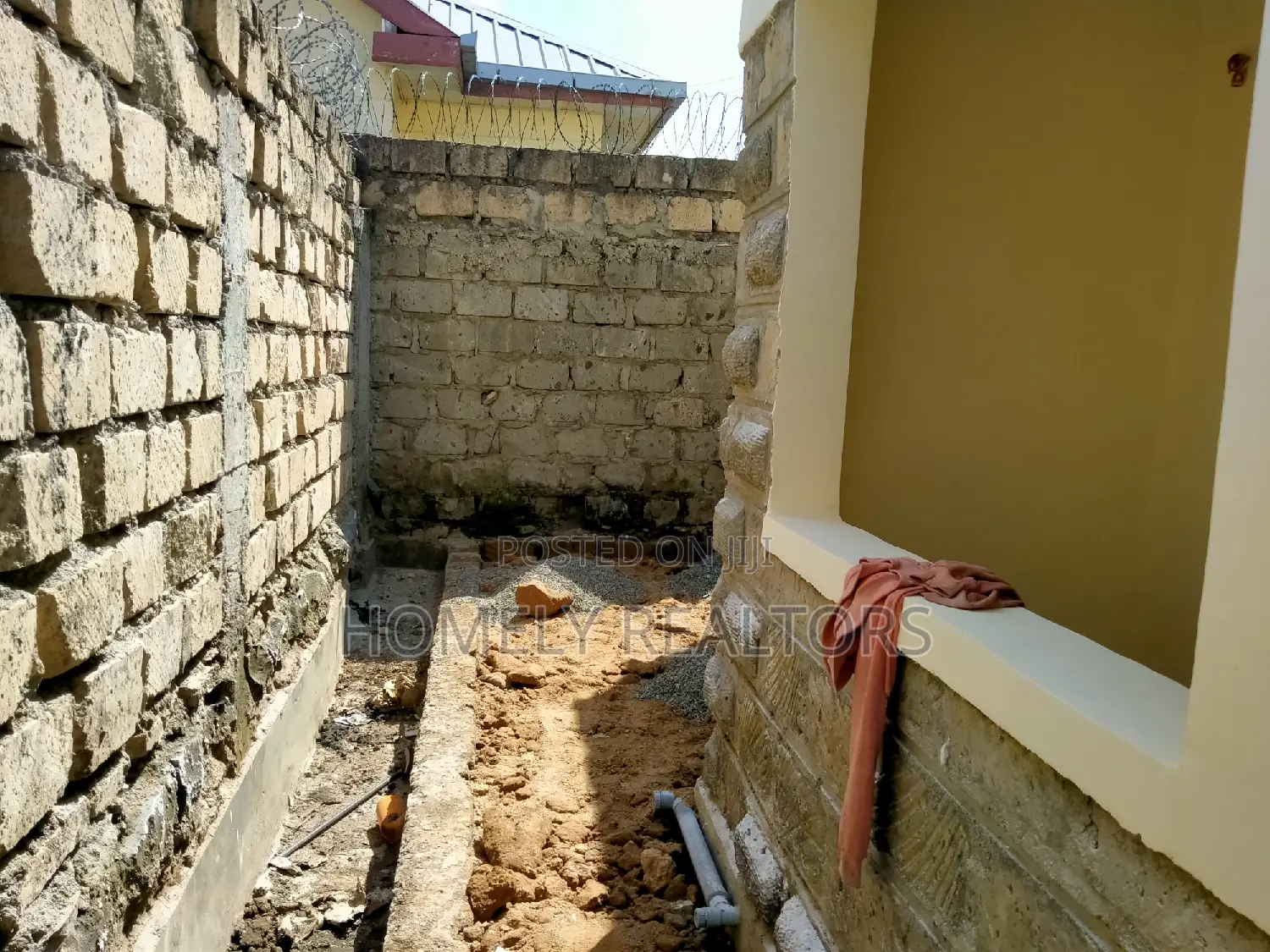 Bargain! 4-Bedroom Bungalow in Rongai, Kanisani, Nkoroi - Selling Now in Nkoroi