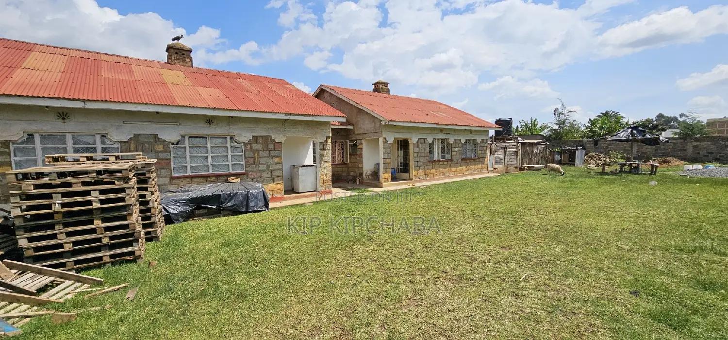 Stunning 8-Bedroom Bungalow in Kimumu - Ready to Sell in Kimumu
