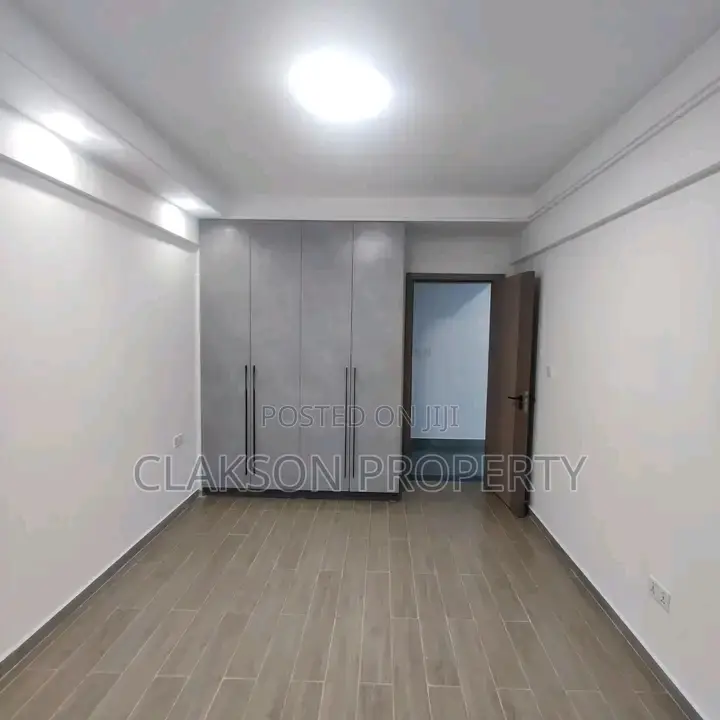 Riverside 3-Bedroom Flat for Rent - Minimum 12 Month Lease in Riverside Drive