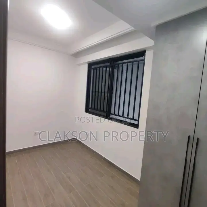 Riverside 3-Bedroom Flat for Rent - Minimum 12 Month Lease in Riverside Drive