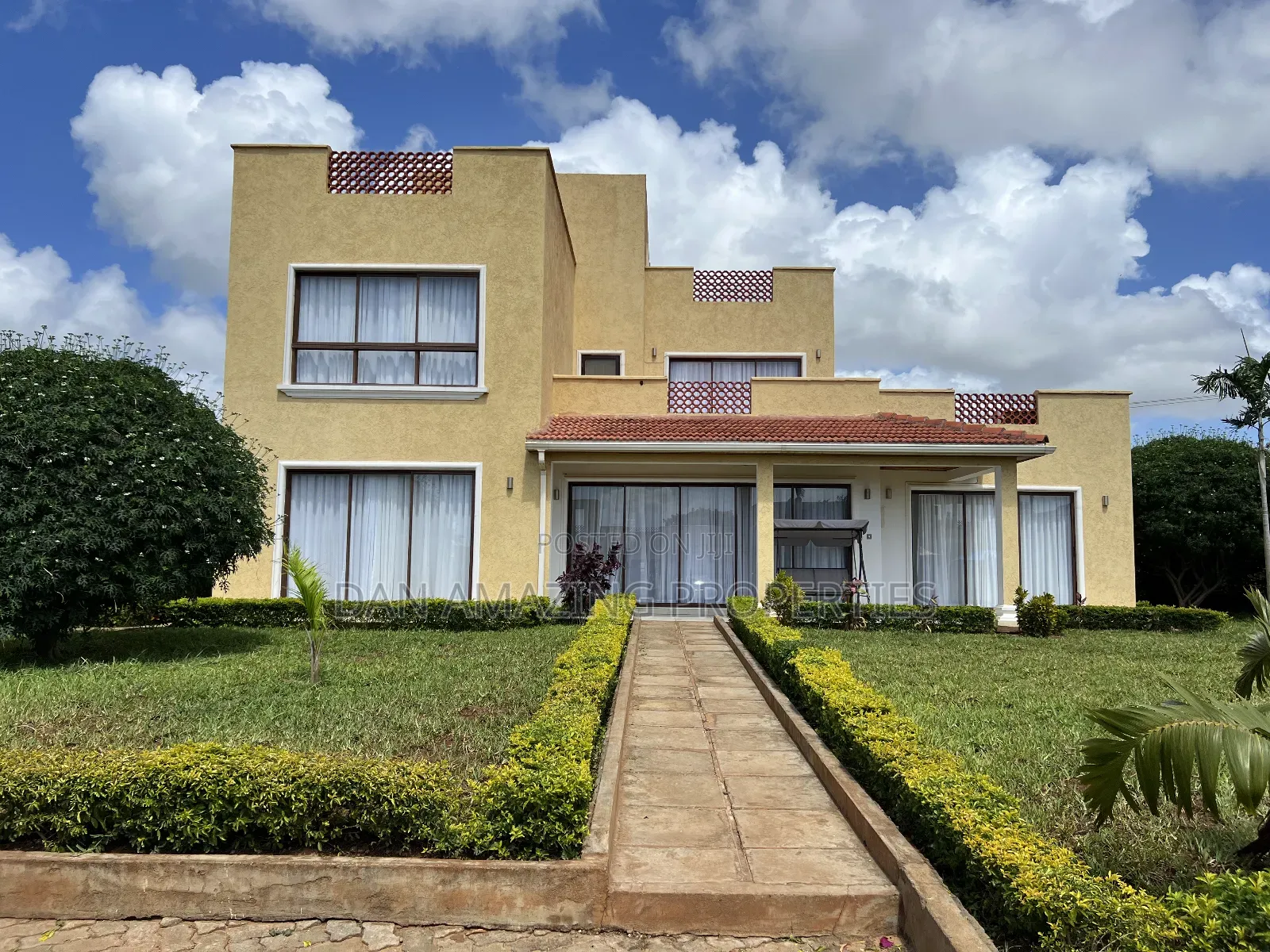 Spacious 4-Bedroom Villa with Large Land in Pazuri, Vipingo - For Sale Now in Vipingo