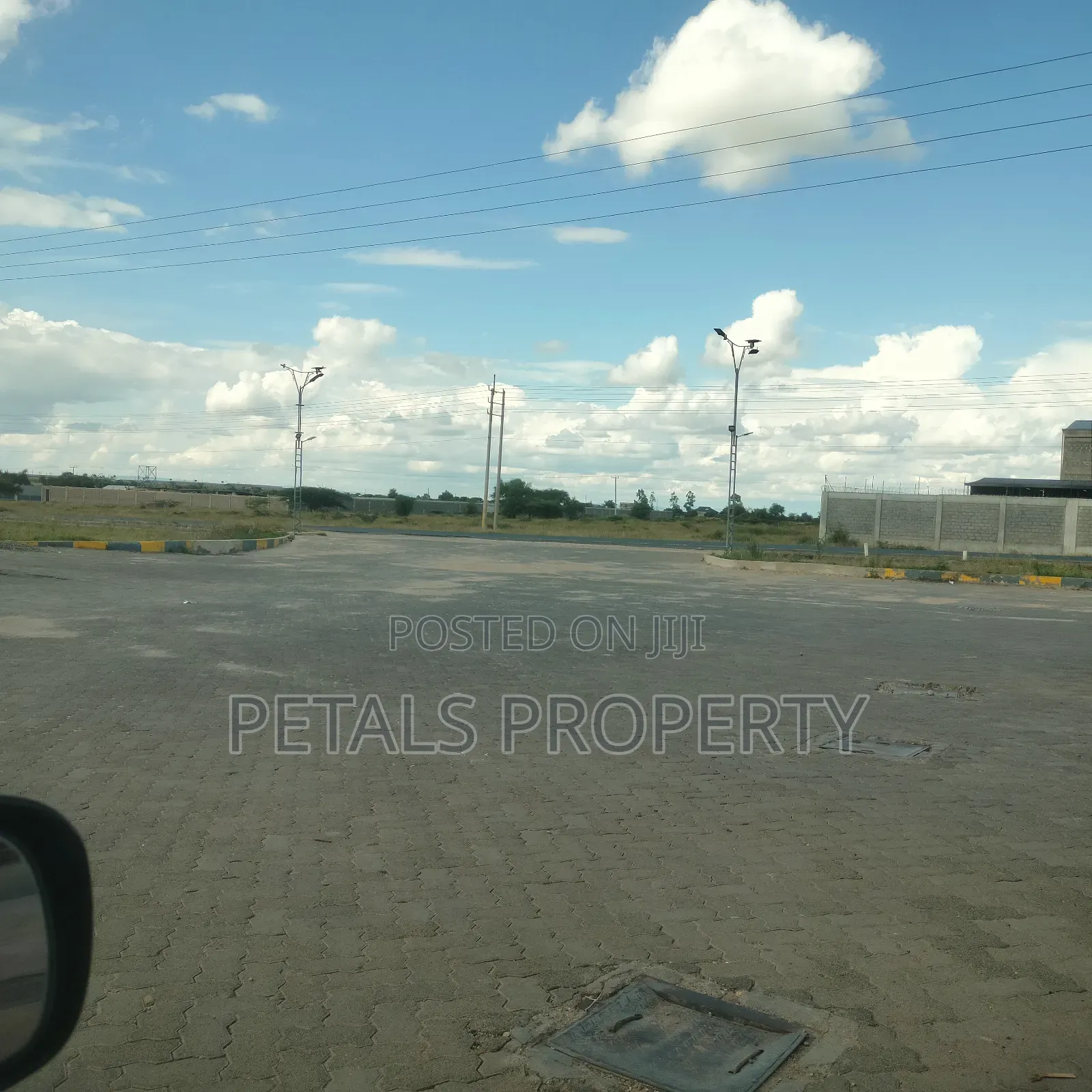 180 Acres of Land for Sale: Prime Location on Isinya-Kajiado Highway in Isinya