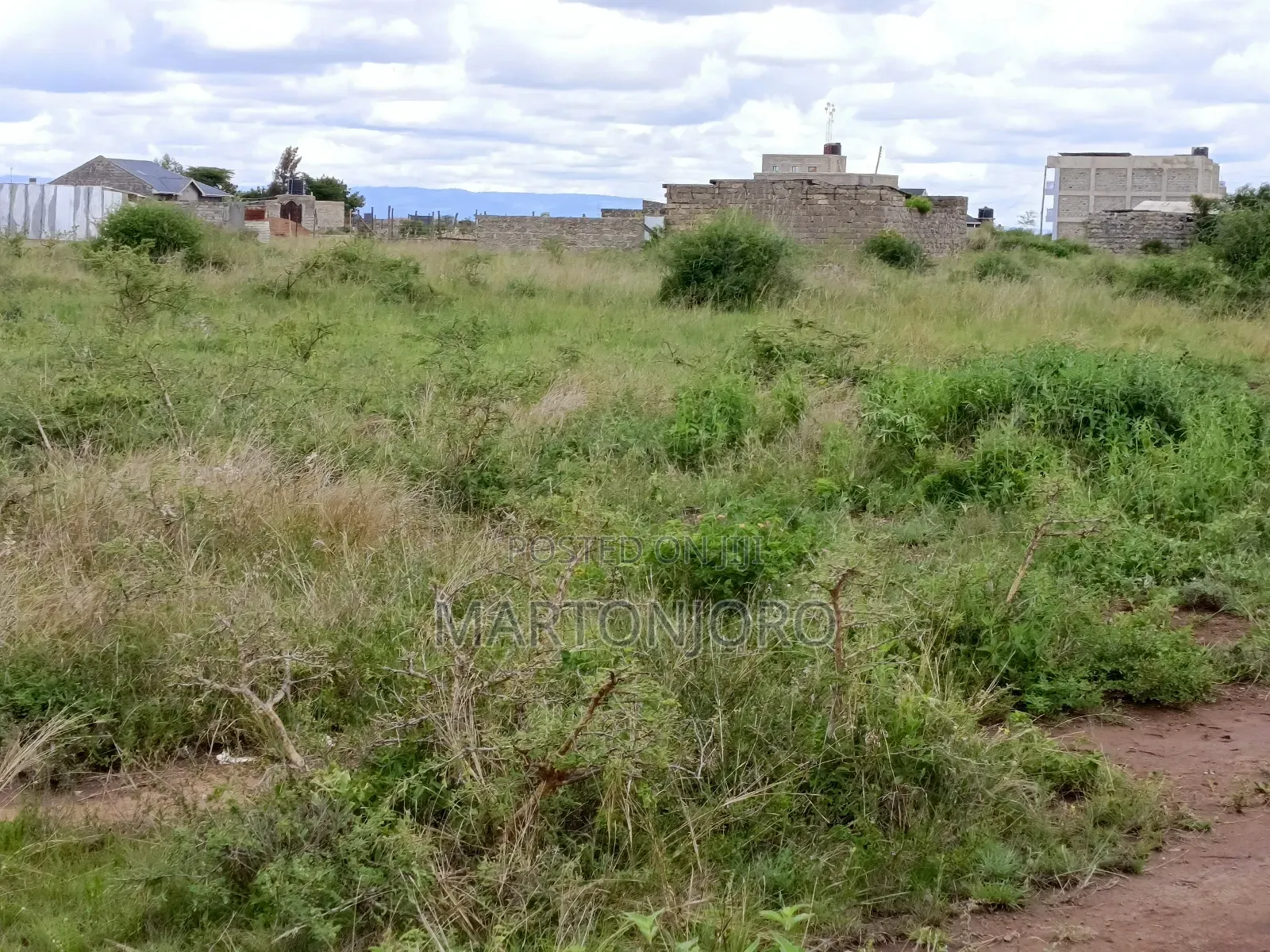 Landless plot for sale in Thika - 100*100 dimensions in Makongeni / Thika