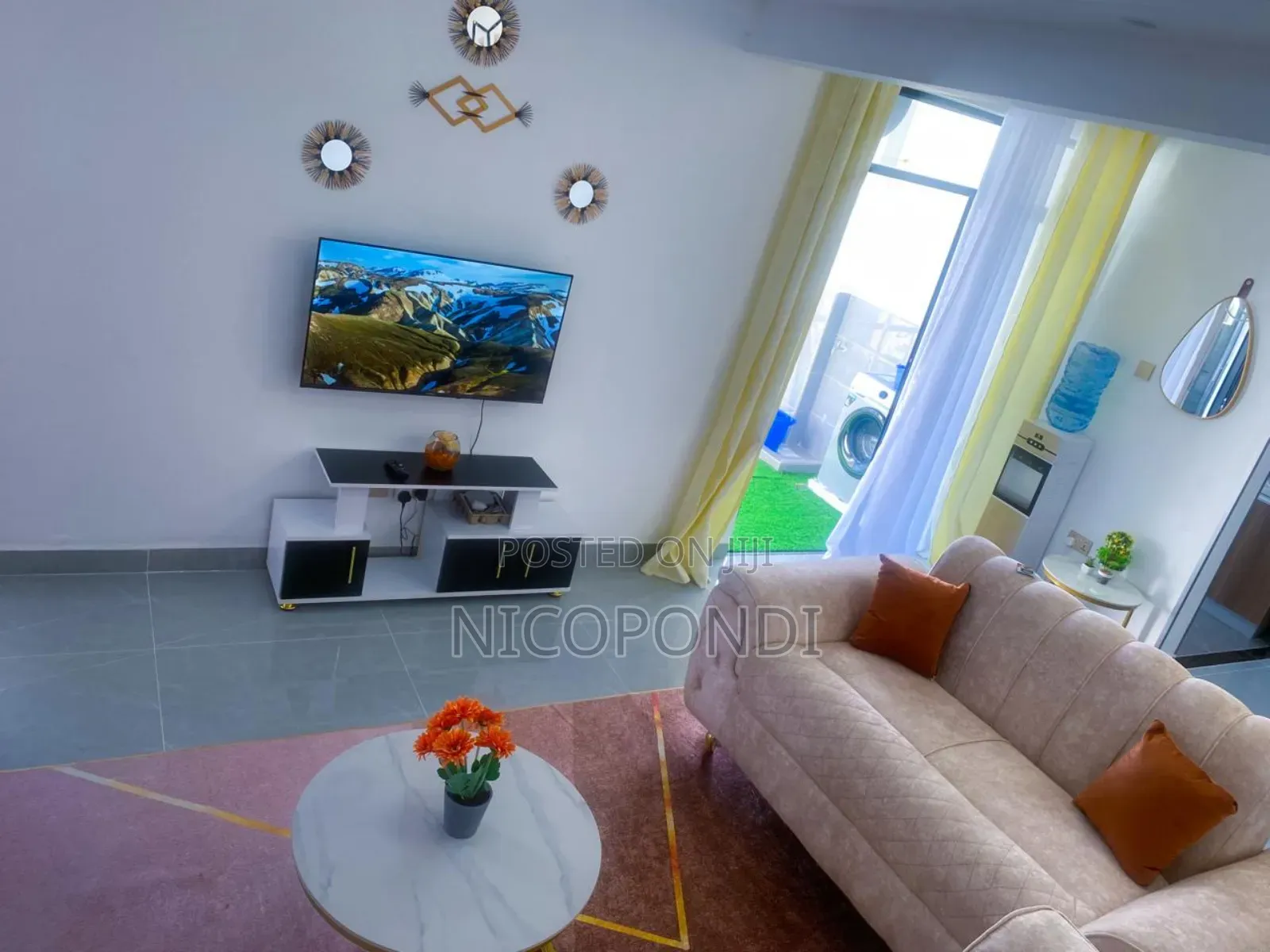 Furnished 2-Bedroom Flat in Valley Arcade for Long-Term Rent in Valley Arcade