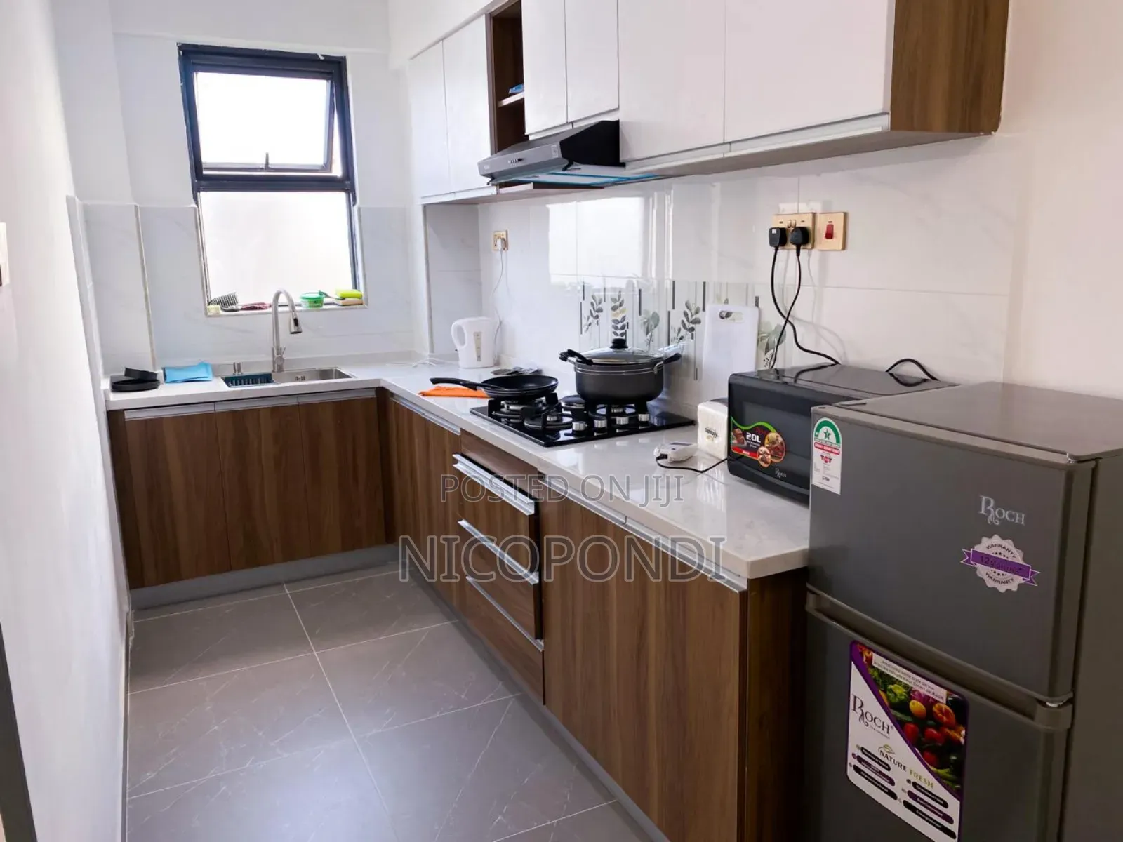 Furnished 2-Bedroom Flat in Valley Arcade for Long-Term Rent in Valley Arcade