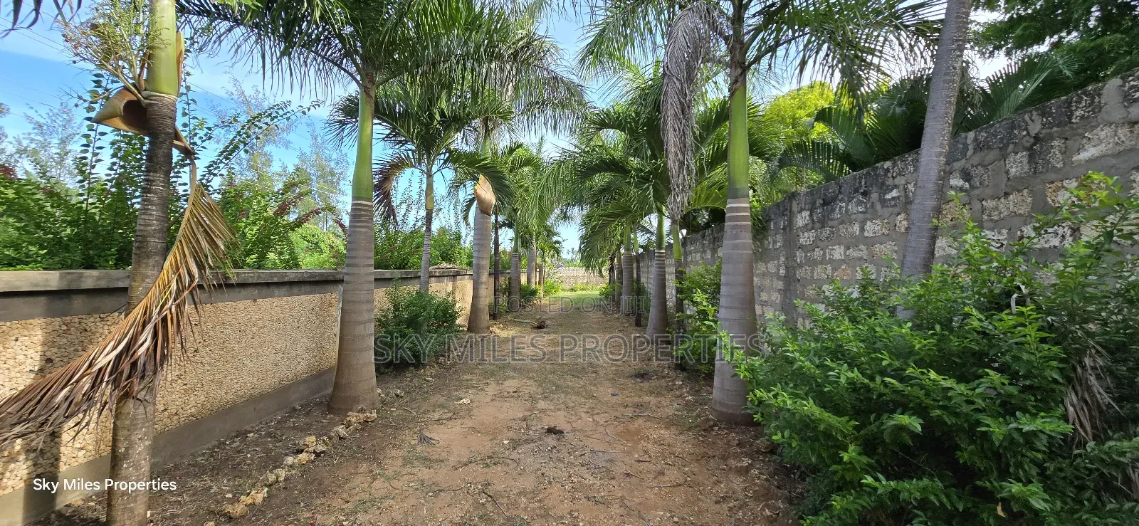 1/2 Acre Second Row Beachfront Land in Kikambala for Sale in Kikambala