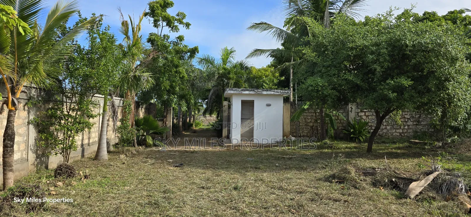 1/2 Acre Second Row Beachfront Land in Kikambala for Sale in Kikambala