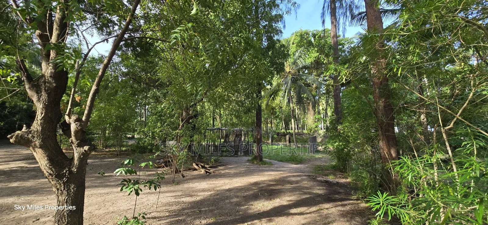 Kikambala Beachfront Property: 1-Acre Plot Available Now in Kikambala